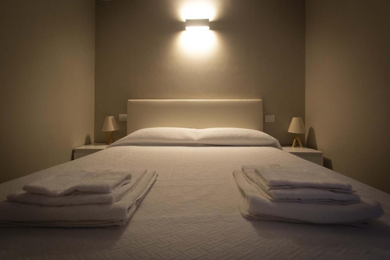 Agriturismo Cascina Carai มาโรเน ภายนอก รูปภาพ