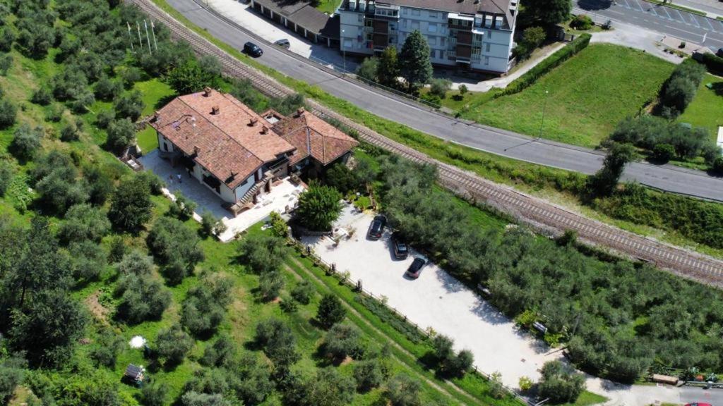 Agriturismo Cascina Carai มาโรเน ภายนอก รูปภาพ