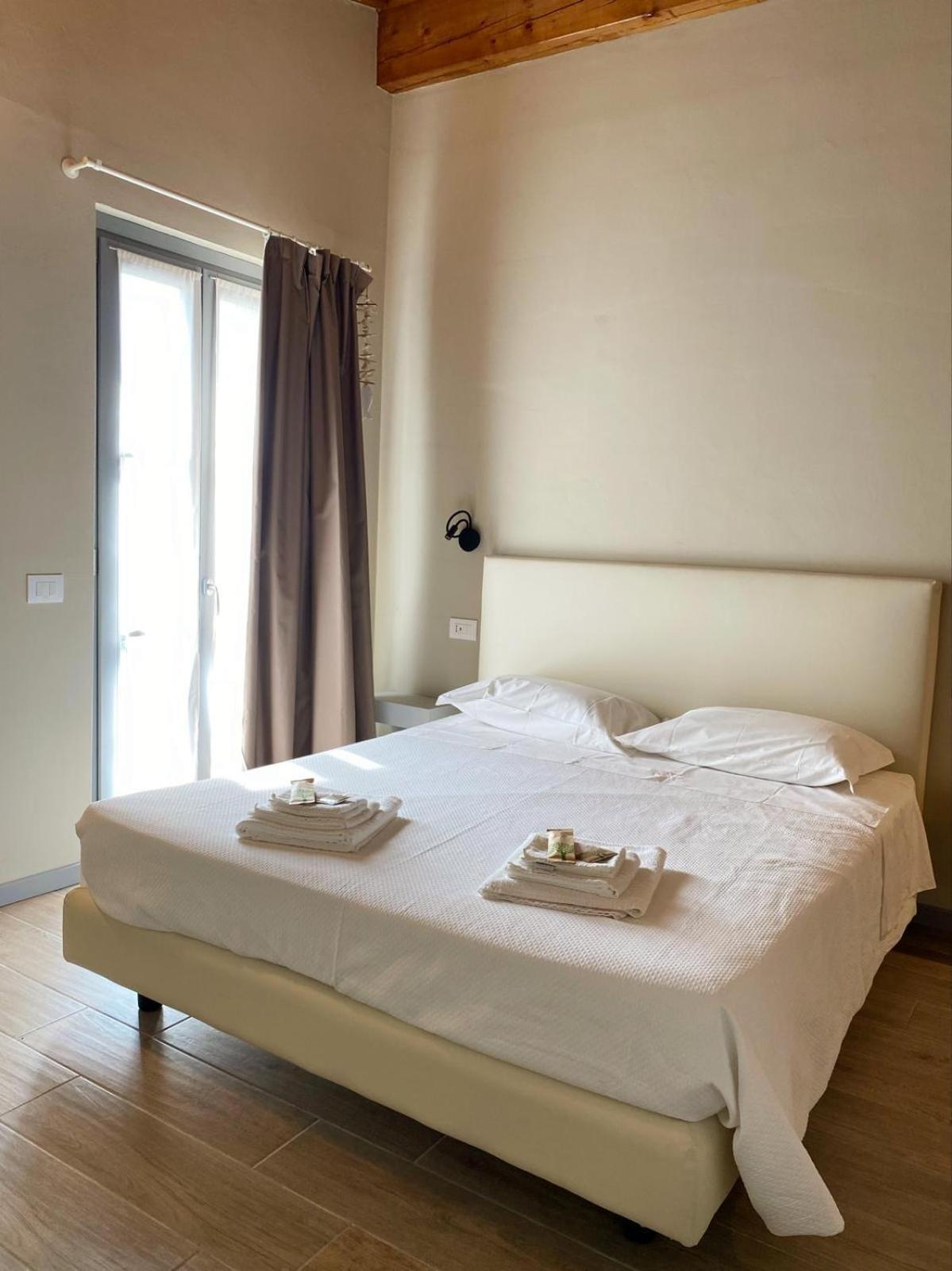 Agriturismo Cascina Carai มาโรเน ภายนอก รูปภาพ