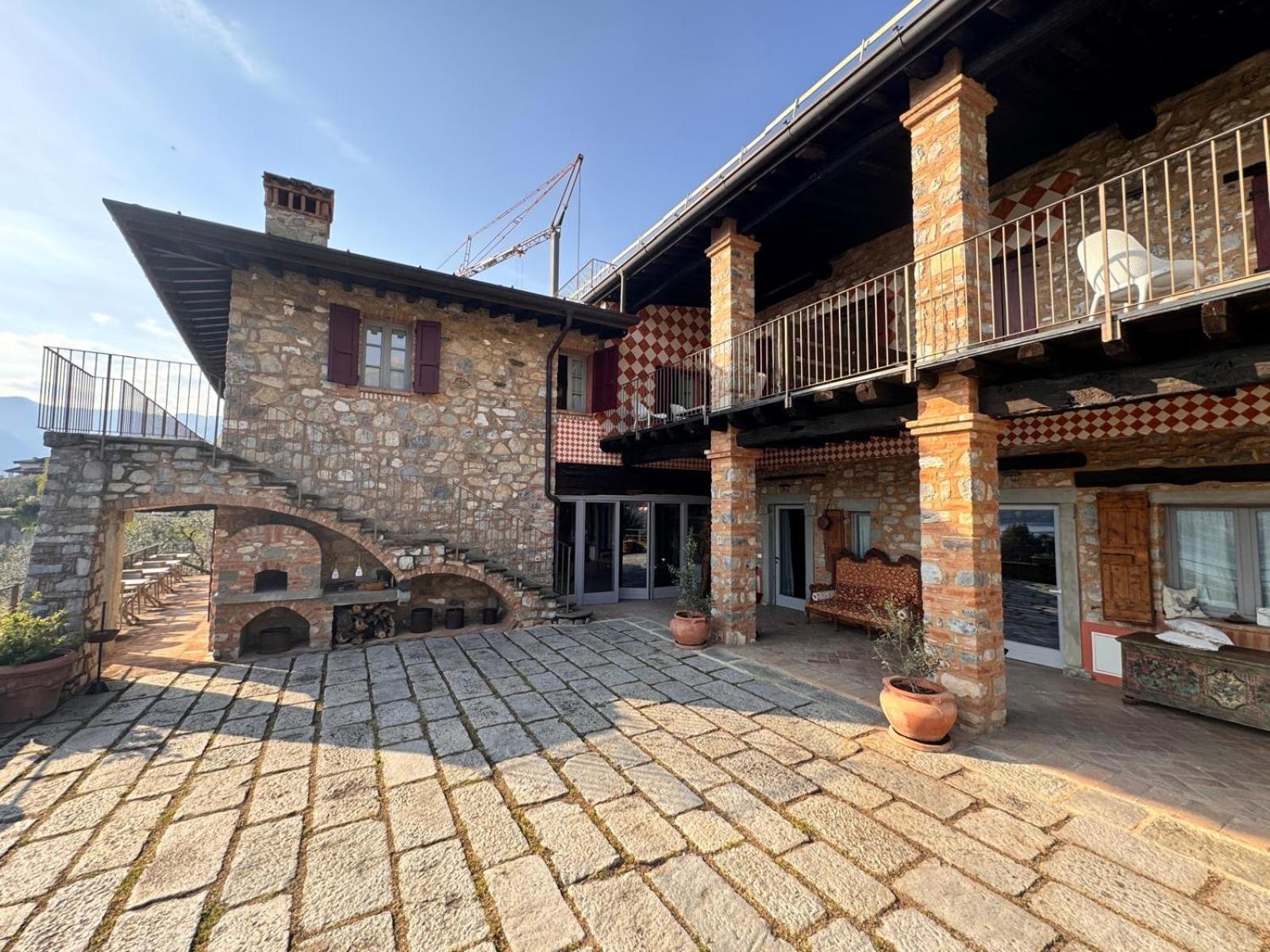 Agriturismo Cascina Carai มาโรเน ภายนอก รูปภาพ